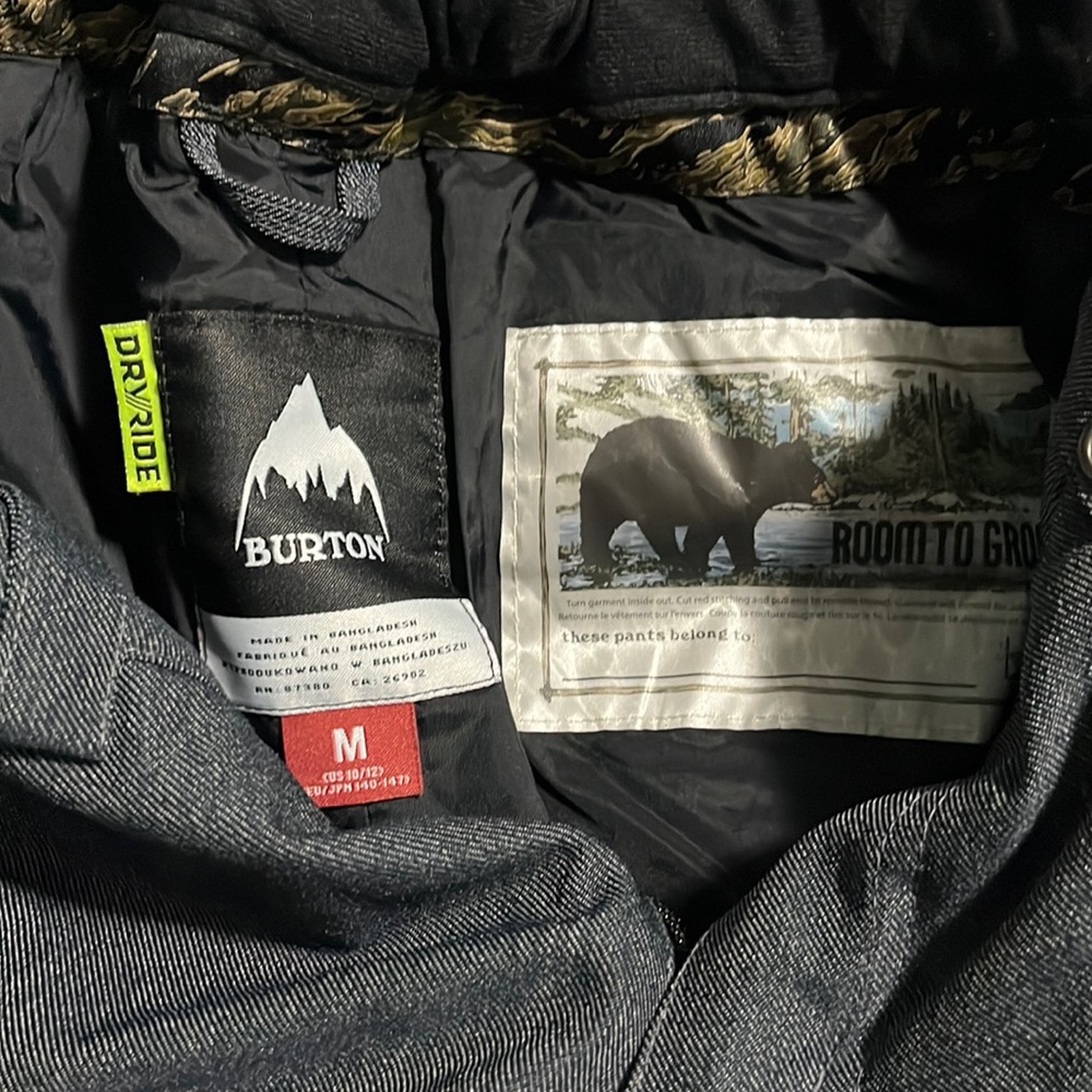 Boys burton snowboard pants like new used one season